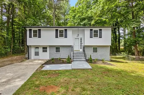 394 Burr Oak Ct, Lawrenceville, GA 30046