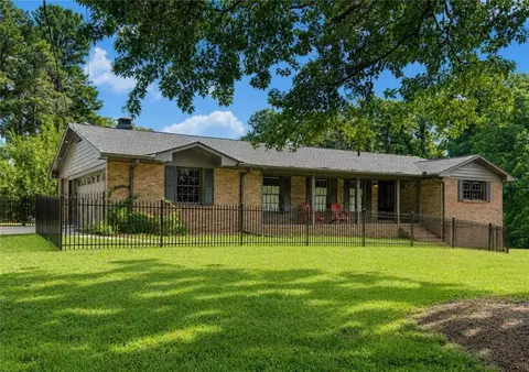 381 Chicopee Dr NE, Marietta, GA 30060