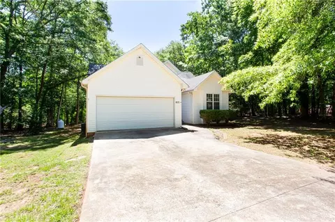 8071 Beachwood Dr, Murrayville, GA 30564