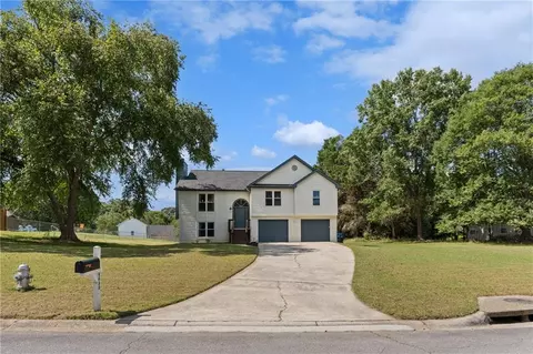 4650 Wheeler Creek Dr, Hoschton, GA 30548
