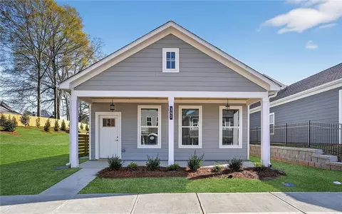 355 Dempsey Dr, Fayetteville, GA 30214