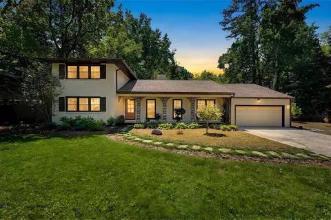 747 Starlight Ct, Sandy Springs, GA 30342