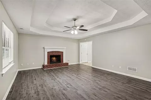 Living - 495 Robin Rd, Covington, GA 30016 photo 3 of 5
