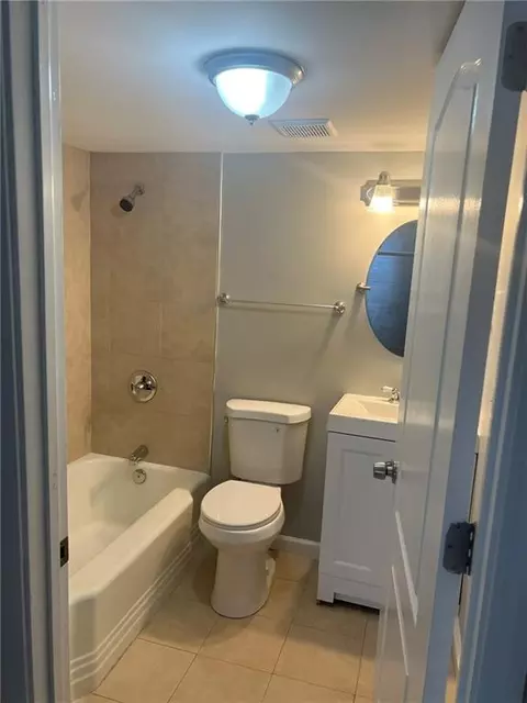 Bath - 307 Johnson St, Lagrange, GA 30241 photo 1 of 2