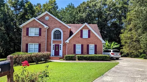 1810 Rockside Ln, Snellville, GA 30078