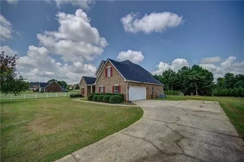 Exterior - 249 Hedgewood Dr, Hampton, GA 30228 photo 4 of 8
