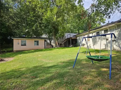 Exterior - 202 S Sage St, Toccoa, GA 30577 photo 5 of 6