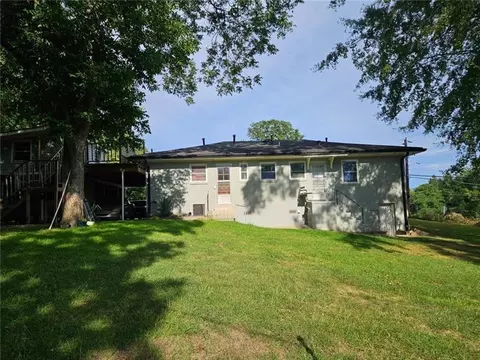 Exterior - 202 S Sage St, Toccoa, GA 30577 photo 4 of 6