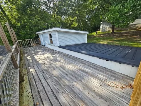 Exterior - 202 S Sage St, Toccoa, GA 30577 photo 2 of 6