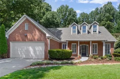 1320 Gran Forest Dr, Cumming, GA 30041
