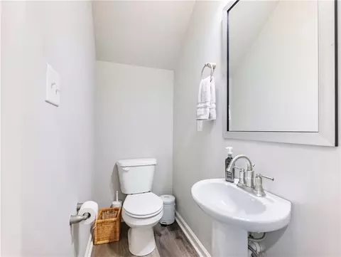 Bath - 406 Sunset Dr, Statham, GA 30666 photo 3 of 4