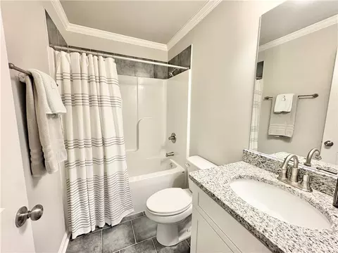 Bath - 406 Sunset Dr, Statham, GA 30666 photo 4 of 4