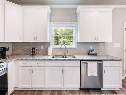 Kitchen - 406 Sunset Dr, Statham, GA 30666 photo 2 of 3