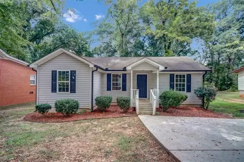 51 Johnson Ave, Newnan, GA 30263