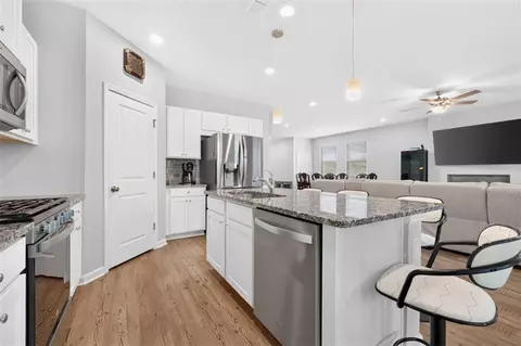Kitchen - 2021 Ecoland Dr, Grayson, GA 30017 photo 3 of 5