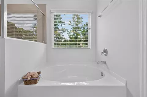 Bath - 2021 Ecoland Dr, Grayson, GA 30017 photo 5 of 5