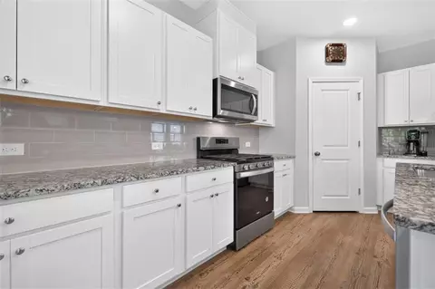 Entry Way - 2021 Ecoland Dr, Grayson, GA 30017 photo 5 of 9