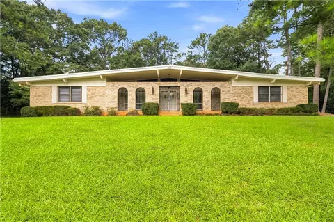 103 Club Ct, Stockbridge, GA 30281
