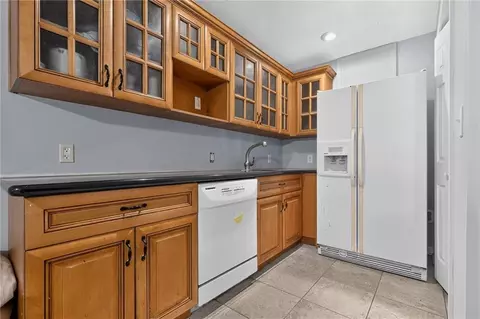 Kitchen - 2128 Cluster Ln, Grayson, GA 30017 photo 4 of 4