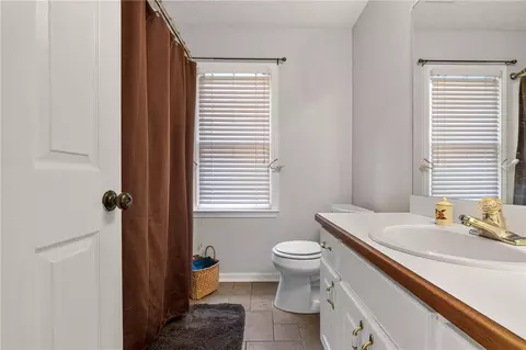Bath - 2128 Cluster Ln, Grayson, GA 30017 photo 1 of 4