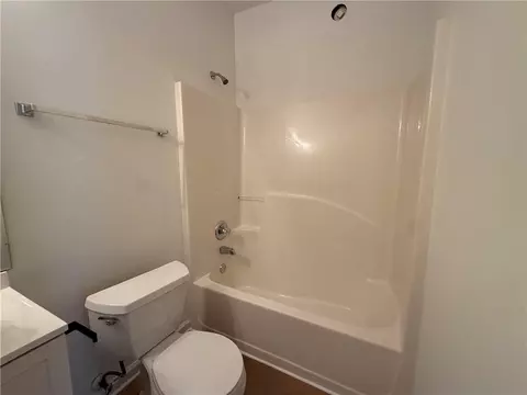 Bath - 1747 Forest Chase Ln, Duluth, GA 30097 photo 7 of 7
