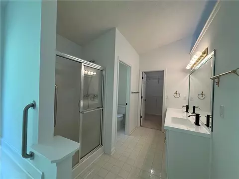 Bath - 1747 Forest Chase Ln, Duluth, GA 30097 photo 6 of 7