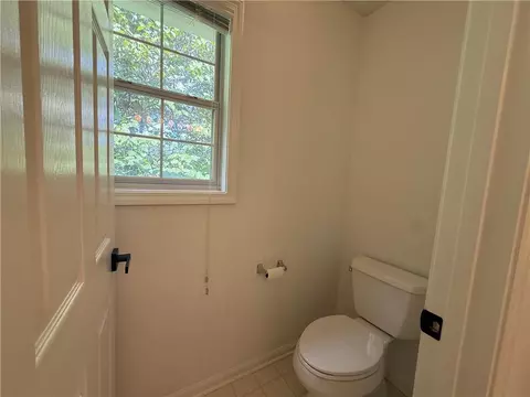 Bath - 1747 Forest Chase Ln, Duluth, GA 30097 photo 5 of 7