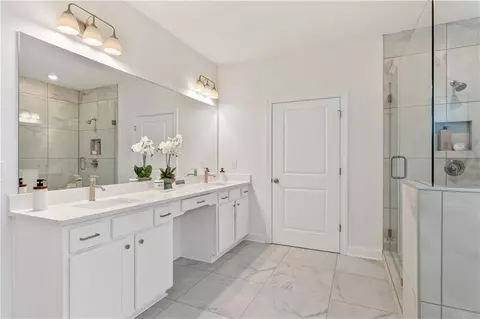 Bath - 401 Edgewater Chase, Canton, GA 30115 photo 3 of 5