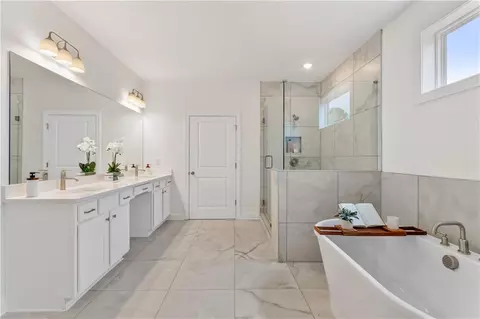 Bath - 401 Edgewater Chase, Canton, GA 30115 photo 2 of 5