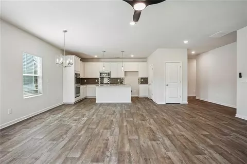 Living - 638 Encore Dr, Perry, GA 31069 photo 3 of 5