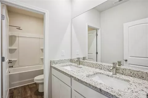 Bath - 638 Encore Dr, Perry, GA 31069 photo 1 of 2