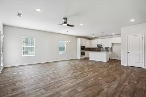Living - 638 Encore Dr, Perry, GA 31069 photo 1 of 5