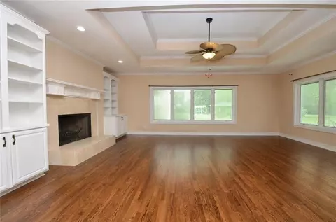 Living - 1330 Monroe Dr, Monroe, GA 30655 photo 3 of 4