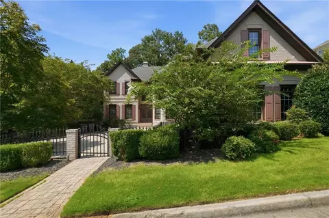 245 Steeple Point Dr, Roswell, GA 30076