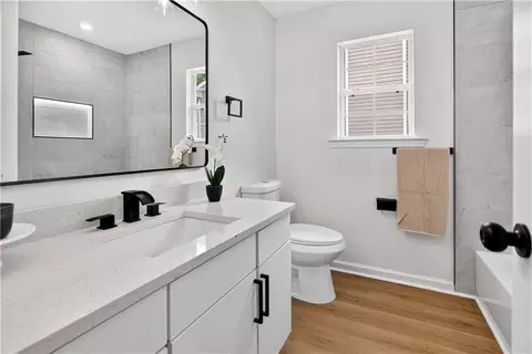 Bath - 1510 Beech Grove Dr, Hampton, GA 30228 photo 3 of 4