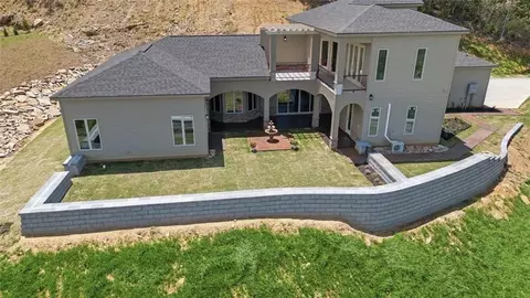 511 Orchard Hill Dr, Clarkesville, GA 30523