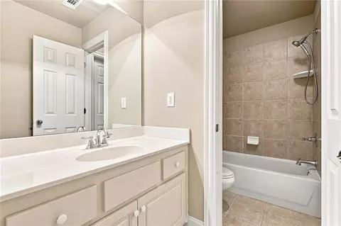 Bath - 3131 Willowstone Dr, Duluth, GA 30096 photo 3 of 6