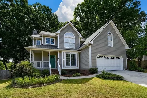136 Springcrest Trl, Lawrenceville, GA 30046