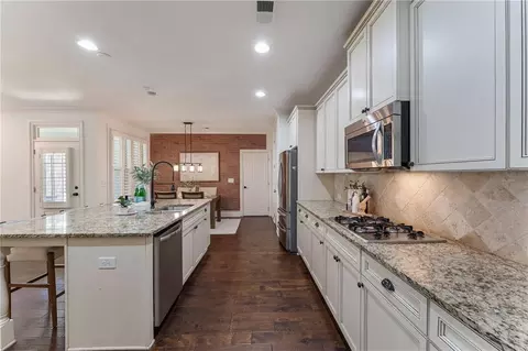 Kitchen - 12609 Lecoma Trce, Milton, GA 30004 photo 5 of 6
