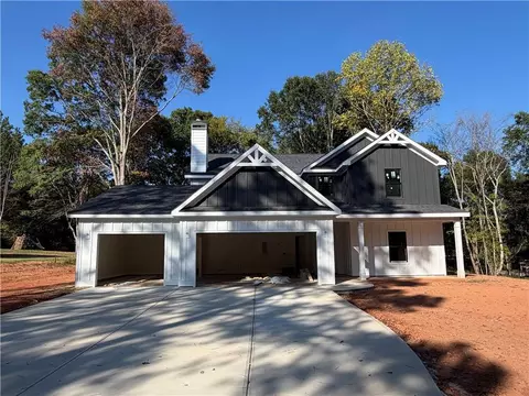126 Holders Siding Rd, Jefferson, GA 30549