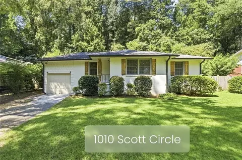 1010 Scott Cir, Decatur, GA 30033