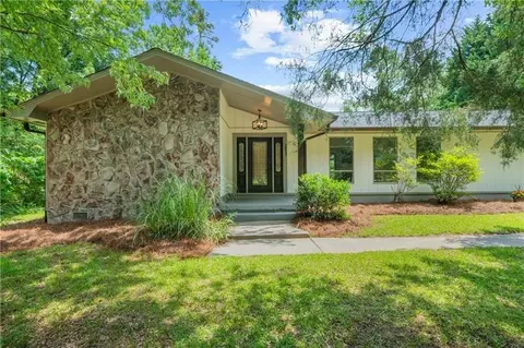 2053 Deerfield Run, Snellville, GA 30078
