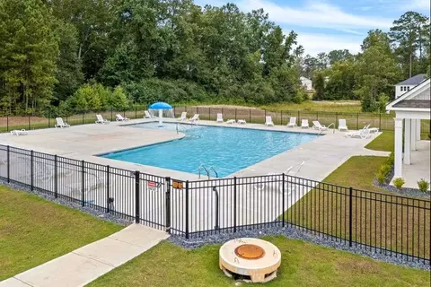 Exterior - 204 Freshwater Ct, Lagrange, GA 30241 photo 2 of 4