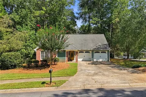 410 Rose Creek Pl, Woodstock, GA 30189