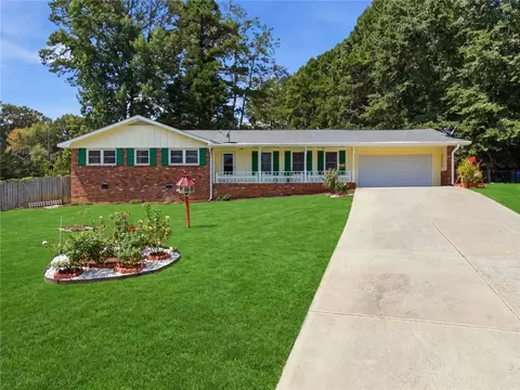 393 Greenleaf Ct NW, Lilburn, GA 30047