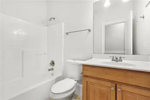 Bath - 313 Fallstone Path, Mcdonough, GA 30253 photo 4 of 4