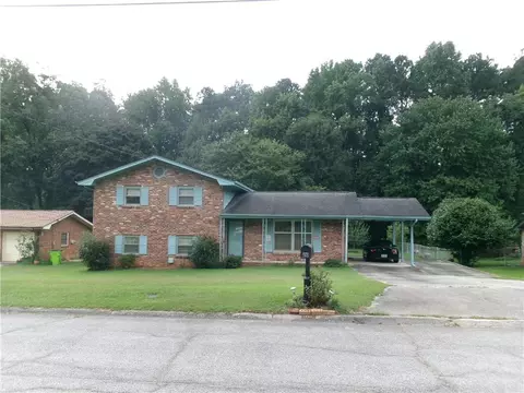745 Huntingdon Dr, Jonesboro, GA 30236