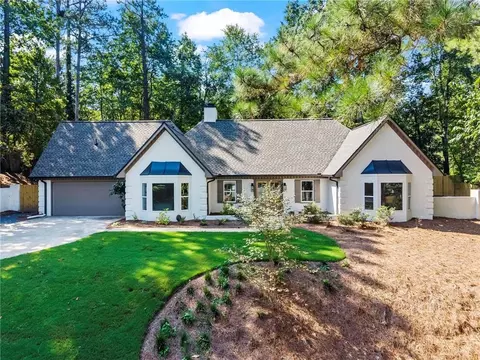 2552 Holly Creek Dr NE, Marietta, GA 30062