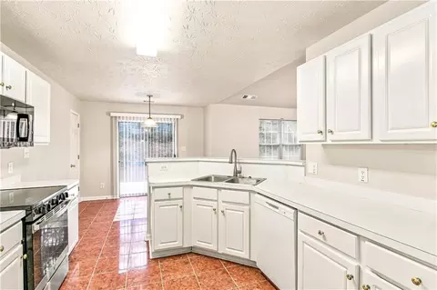 Kitchen - 1426 Hyde Ct, Hampton, GA 30228 photo 1 of 2