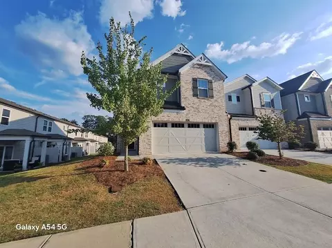 1027 Sunny Lake Dr, Lawrenceville, GA 30043